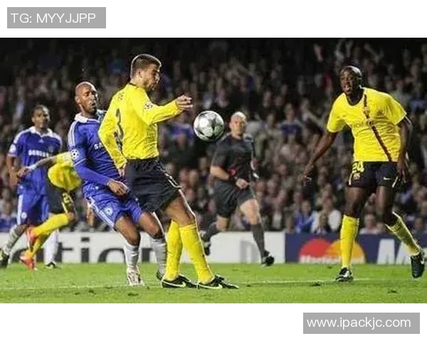 足球明星手球误判引发争议视频曝光引发球迷热议与裁判判罚的公正性讨论 足球明星手球误判引发争议视频曝光引发球迷热议与裁判判罚的公正性讨论